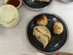 -黄阿姨锅贴大王(万航渡路店)