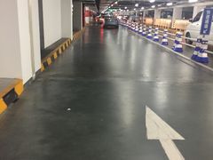 -虹桥火车站-停车场