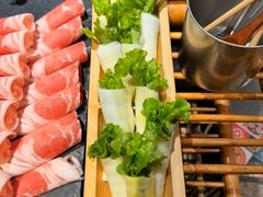 -老牌坊云南鱼豆花火锅(爱建店)