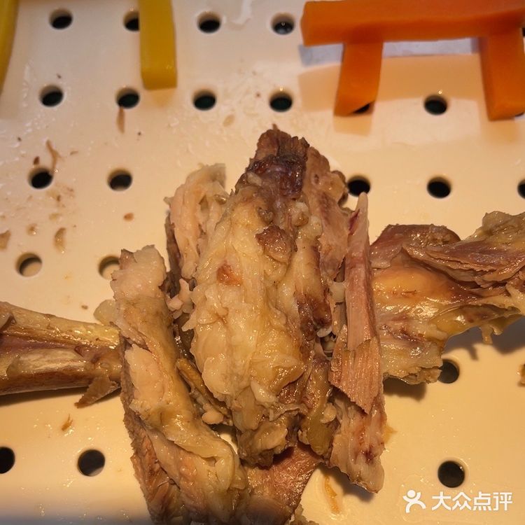 听朋友说这家新疆菜很正宗，今日一试果然不虚假