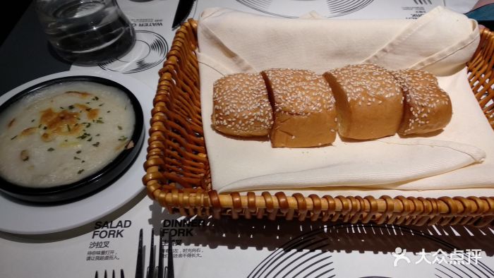 西堤厚牛排(上海虹口龙之梦店)芝麻奶油面包图片 - 第689张