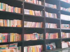 -钟书阁(松江泰晤士小镇店)