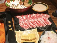 -老牌坊云南鱼豆花火锅(哈西万达店)