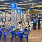 今天我要带你们探索一家超赞的海鲜大排档