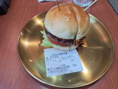 辣芝士培根酱牛肉汉堡-魏斯理汉堡(西安沣东吾悦店)