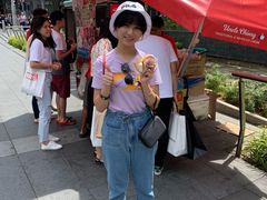 -詹爷爷乌节路街头冰淇淋