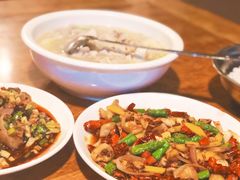 -茅屋大酒店