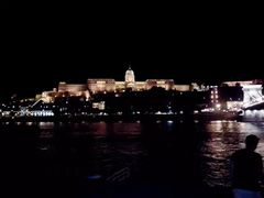 -多瑙河畔鞋履雕塑