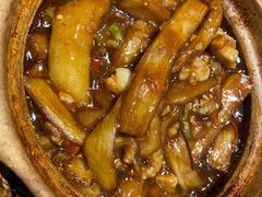 咸鱼鸡粒茄子煲-熠盛粤味(永康路店)