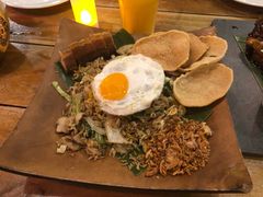 印尼式炒飯-Naughty Nuri’s Phuket