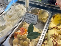 -Gelateria Dondoli