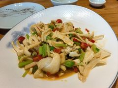 -头上红煨盐鸡·非遗院子餐厅