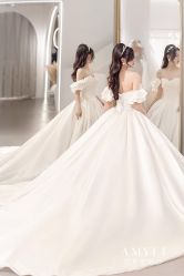 -艾米丽婚纱礼服