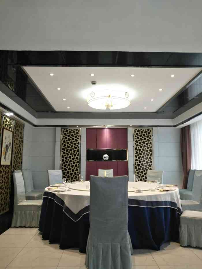 乐和餐饮(中央路店)-"之前在河西黄山店吃过这家 觉得那是相当.