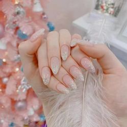 -悦指间美甲美睫