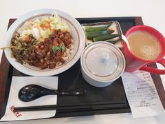 卤肉饭-永和大王(浦东国际机场店)