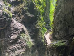 -龙水峡地缝景区