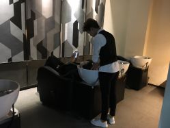 -苑苑发型设计