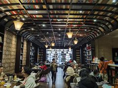 -钟书阁(松江泰晤士小镇店)