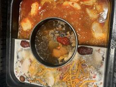-老牌坊云南鱼豆花火锅(哈西万达店)