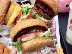 -The Habit Burger Grill 哈比特汉堡(世博店)