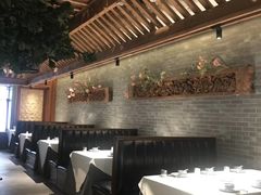 卡座-八府香鸭·啫啫煲(华山路店)