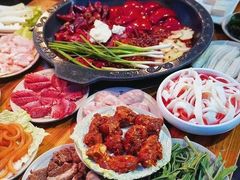 -渝嘴小老弟老火锅(华新村店)