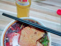 麻辣米线-老字号杨坡红油米线腊汁肉夹馍(东四道巷店)
