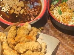 -爆炸头阿姨小四川正宗川味小吃(无任何分店)