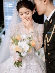 -曼青婚纱礼服馆