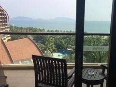 -三亚湾海居铂尔曼度假酒店