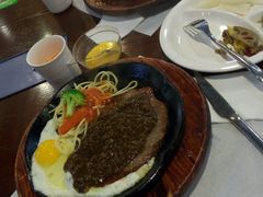 -皇品世家牛排(七一路店)
