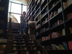 -钟书阁(松江泰晤士小镇店)