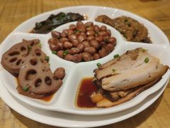 -泉畔人家·老济南经典鲁菜(大明湖店)