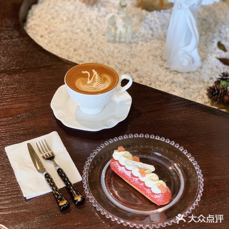 中山治愈系咖啡甜品铺🍩复古英伦风超好拍🤎