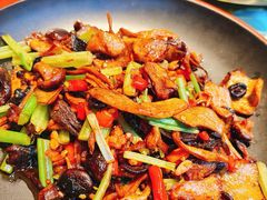 -阿瓦山寨·湘菜现炒·剁椒鱼头王(咸阳总店)