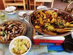 -乡土特色.冷锅鱼.牦牛肉汤锅