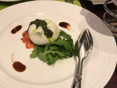 -香格里拉鱼跃地中海西餐厅·牛排披萨