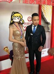 -觅白婚纱礼服馆