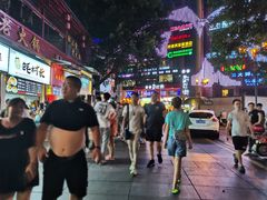 -八一路好吃街(雨田商务大厦店)