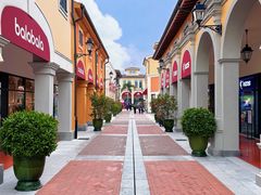 -佛罗伦萨小镇广佛名品奥特莱斯(疏港路店)