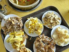 -东巴谷野生菌火锅餐厅