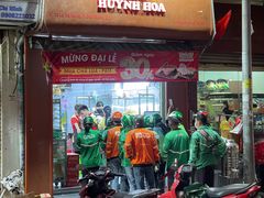 -Bánh Mì Huynh Hoa