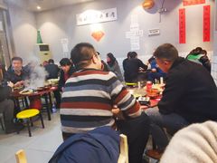 大堂-老街烧烤大排档·地道湖北菜·龙虾馆(汉口火车站店)