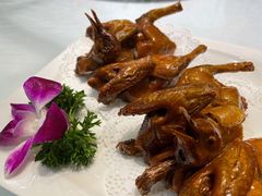 玻璃脆皮乳鸽-胡记饭店(保工街店)