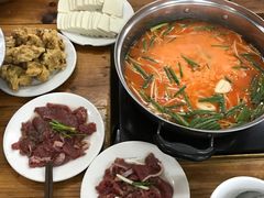 -苗伯妈酸汤火锅