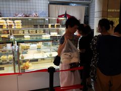-白玉兰食品甜凤店(合生汇店)