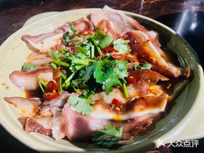 凤兴鸡煲(宝安海雅店)凉拌猪耳图片