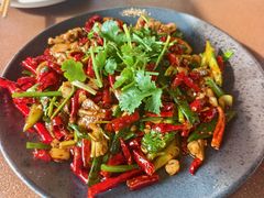 -曼听小寨海鲜烧烤·大连辣炒大王(盖州街店)