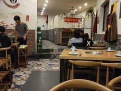大堂-超越炭火牛蛙火锅鸡(河东店)